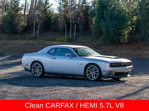 Used 2023 Dodge Challenger R/T image 11