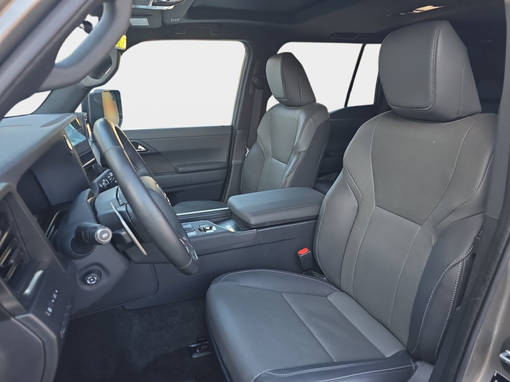 Certified 2024 Lexus GX 550 w/ Cold Area Package AWD/4WD image 18