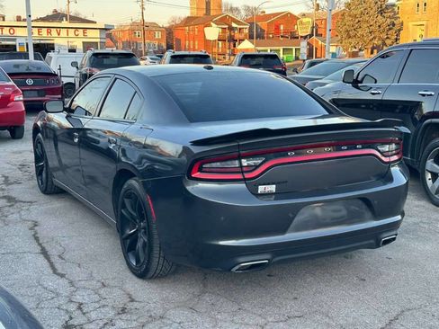 Used 2016 Dodge Charger SE w/ Power Sunroof Group image 8