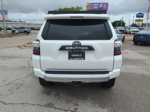 Used 2020 Toyota 4Runner TRD Off-Road AWD/4WD image 7