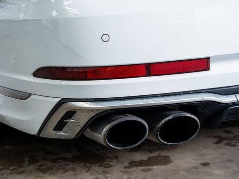 Used 2023 Audi S8 image 24