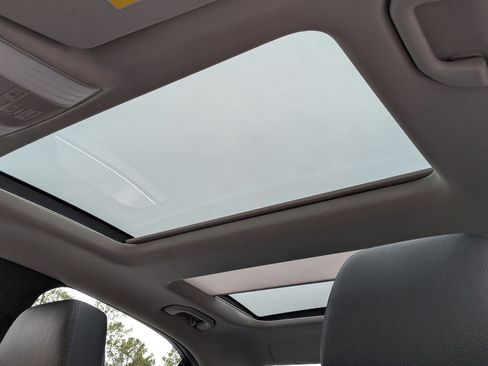 Used 2013 Mercedes-Benz E 350 4MATIC Sedan image 31