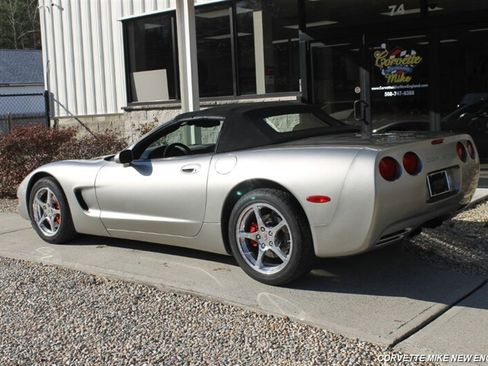 Used 2000 Chevrolet Corvette Coupe w/ Memory Pkg RWD image 6
