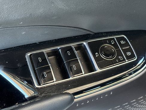 Used 2024 Cadillac Lyriq Sport RWD image 18