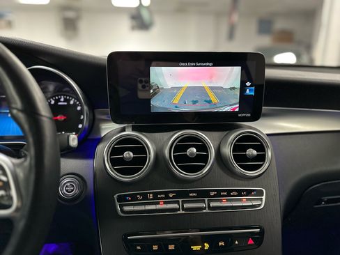 Used 2020 Mercedes-Benz GLC 300 4MATIC image 23