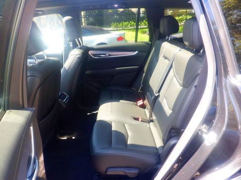 Used 2024 Cadillac XT6 Luxury w/ LPO, Floor Liner Package AWD/4WD image 13