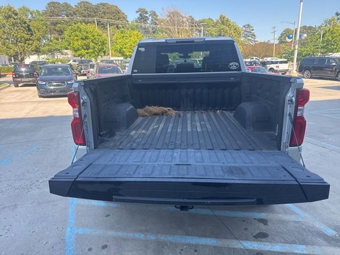 Used 2022 Chevrolet Silverado 1500 Custom w/ Safety Confidence Package image 8