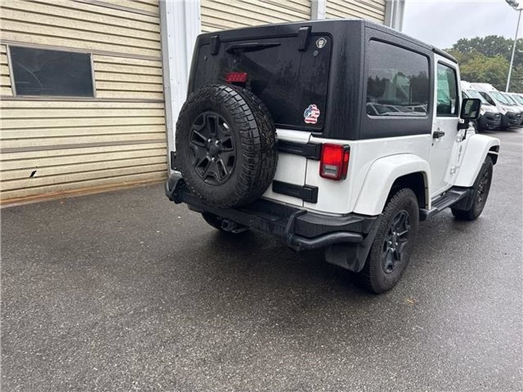 Used 2016 Jeep Wrangler Sahara AWD/4WD image 3