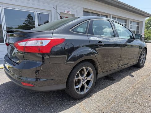 Used 2013 Ford Focus SE FWD image 5