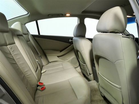 Used 2007 Nissan Altima 3.5 SE w/ XM Premium Pkg image 13