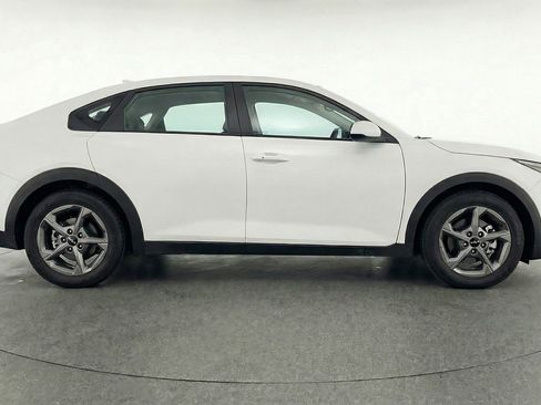 Used 2025 Kia K4 FWD image 11