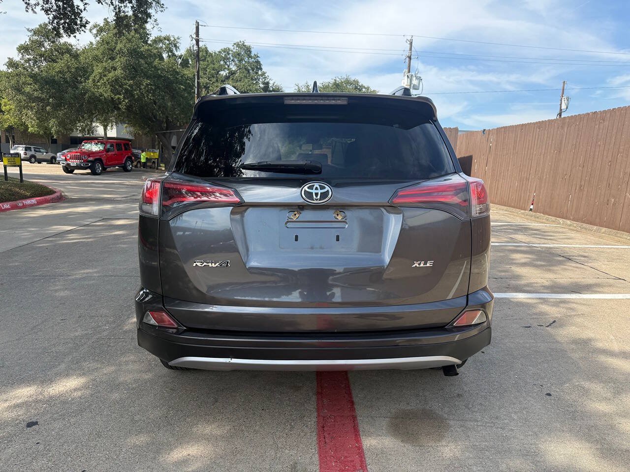 Used 2018 Toyota RAV4 XLE w/ Plus Extra Value Package FWD image 5
