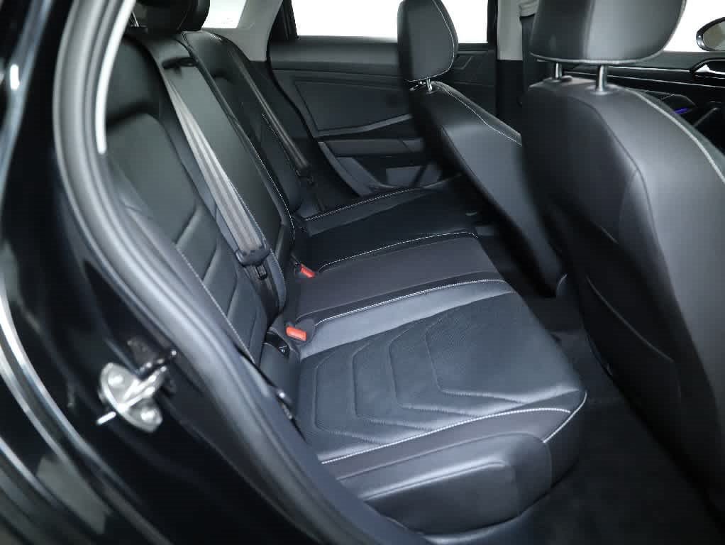 Used 2024 Volkswagen Jetta SEL FWD image 31