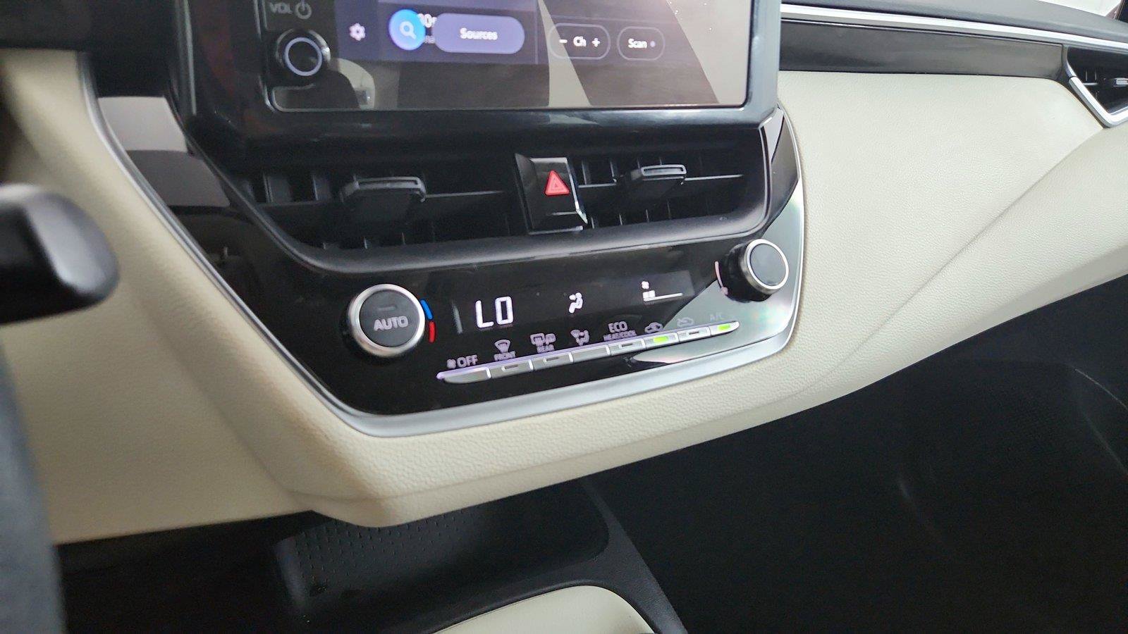 Used 2026 Toyota Corolla LE FWD image 32