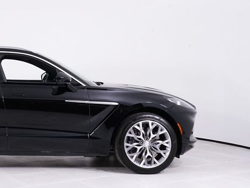 Used 2023 Aston Martin DBX AWD/4WD image 15