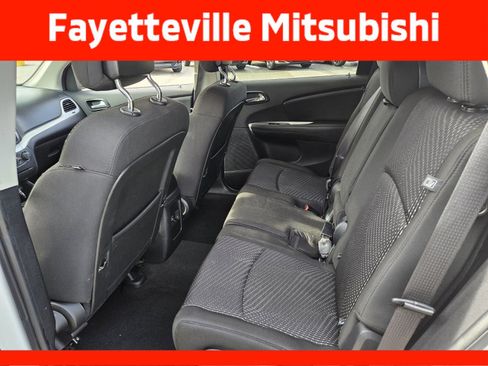 Used 2020 Dodge Journey SE w/ SE Popular Equipment Group image 10
