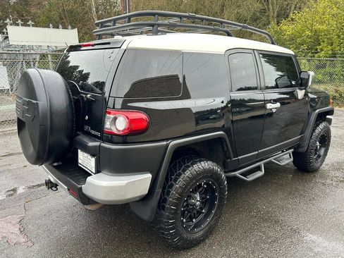 Used 2013 Toyota FJ Cruiser 4WD w/ Convenience Pkg image 6