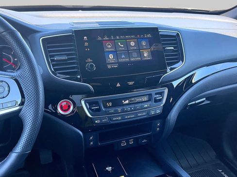 Used 2025 Honda Passport Black Edition image 7