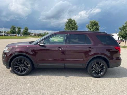 Used 2019 Ford Explorer XLT w/ Equipment Group 202A AWD/4WD image 5