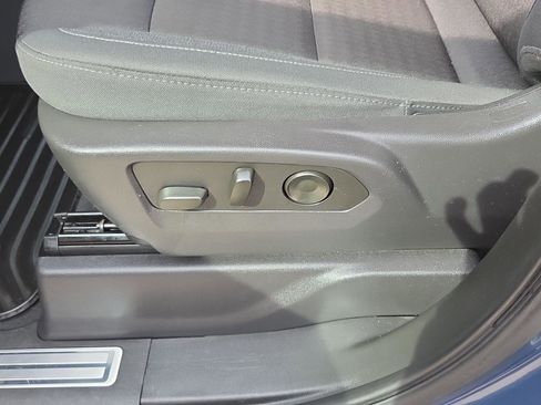 Used 2024 Chevrolet Silverado 1500 LT image 15