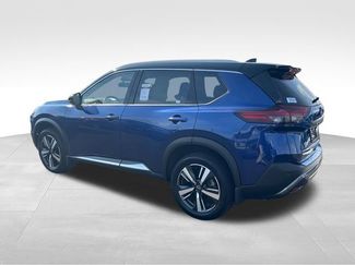 Used 2023 Nissan Rogue SL AWD/4WD video 3