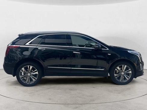 Used 2022 Cadillac XT5 Premium Luxury w/ Technology Package AWD/4WD image 4