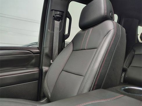 Used 2024 Chevrolet Suburban RST w/ Luxury Package image 25