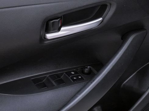 Used 2020 Toyota Corolla LE FWD image 24