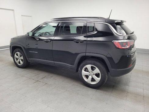 Used 2019 Jeep Compass Latitude w/ Cold Weather Group AWD/4WD image 3