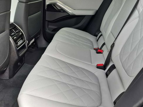 New 2026 BMW X6 xDrive40i w/ Climate Comfort Package AWD/4WD image 19