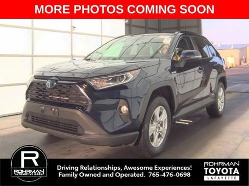 Used 2021 Toyota RAV4 XLE image 1