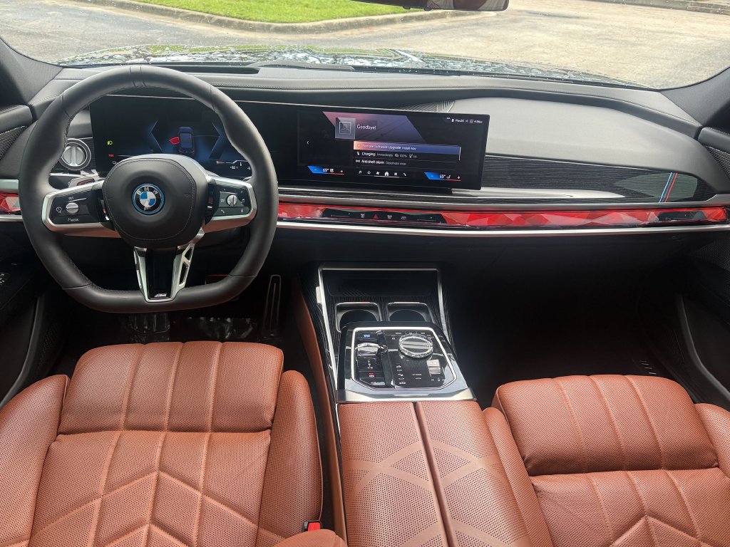 Used 2025 BMW i7 eDrive50 w/ M Sport Package RWD image 13