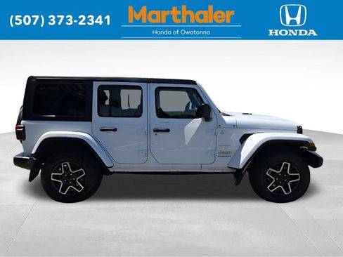 Used 2024 Jeep Wrangler Unlimited Sahara w/ Technology Group AWD/4WD image 6