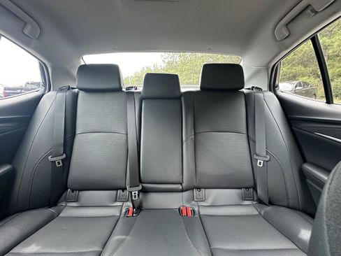 Used 2025 Toyota Camry XLE FWD image 13