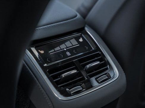 New 2026 Volvo XC90 B6 Ultra w/ Protection Package image 34