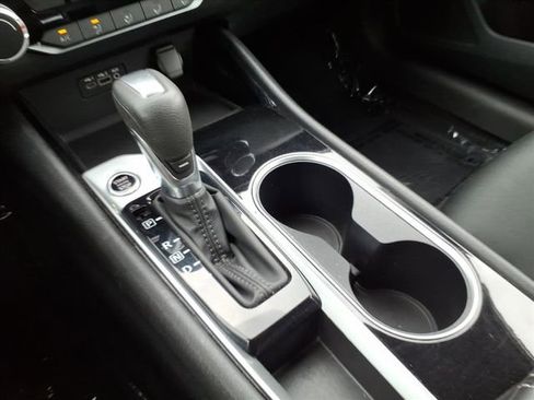 Used 2024 Nissan Altima 2.5 SV FWD image 20