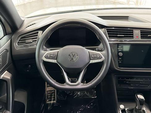 Used 2023 Volkswagen Tiguan SE R-Line FWD image 23