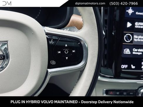 Used 2019 Volvo S90 T8 Inscription w/ Advanced Package AWD/4WD image 32