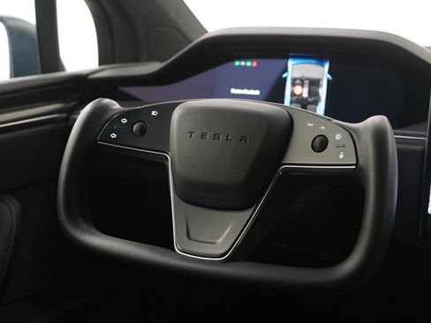 Used 2023 Tesla Model X Plaid image 17