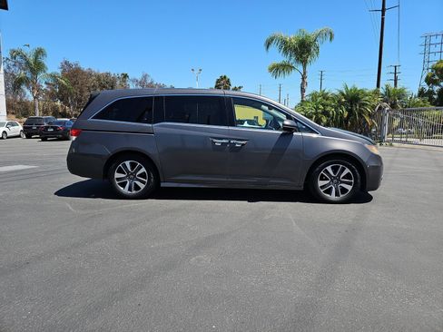 Used 2014 Honda Odyssey Touring Elite image 4