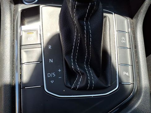 Used 2021 Volkswagen Tiguan SEL FWD image 25