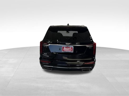 Used 2023 Cadillac XT6 Premium Luxury w/ Technology Package FWD image 4