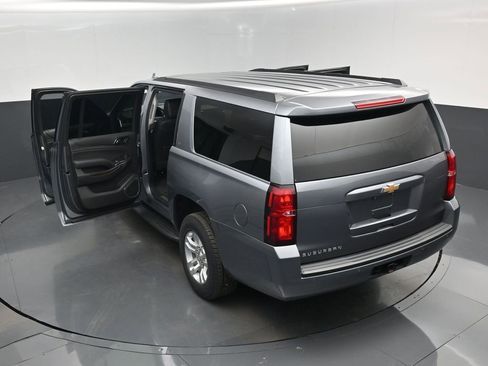 Used 2020 Chevrolet Suburban LT image 30