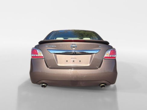 Used 2015 Nissan Altima 2.5 S w/ Power Driver Seat Package image 4