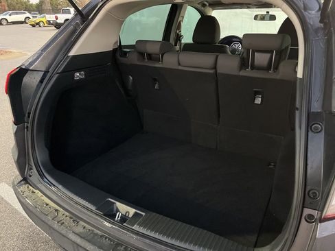 Used 2022 Honda HR-V LX image 9