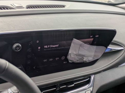 Used 2025 Buick Envista Avenir image 29