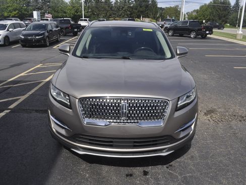 Used 2019 Lincoln MKC Select w/ Select Plus Package AWD/4WD image 2