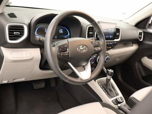 Used 2026 Hyundai Venue SEL FWD image 14