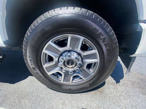 Used 2024 Ford F250 Lariat w/ Black Appearance Package AWD/4WD image 28