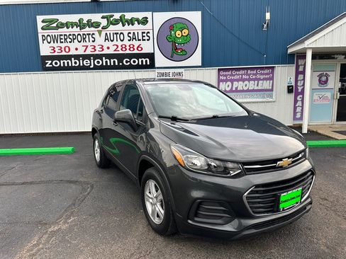 Used 2020 Chevrolet Trax LS w/ Tint and Cruise Package FWD image 1